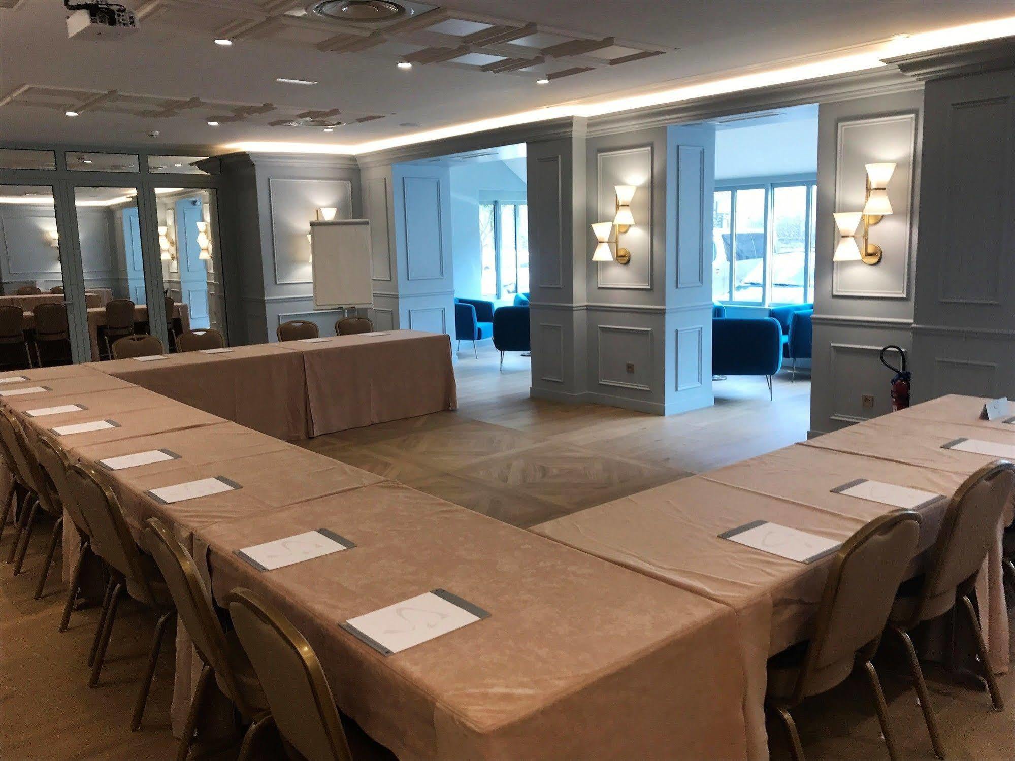 Hotel Du Cheval Blanc - Paris Marne La Vallee Disneyland Paris Екстериор снимка